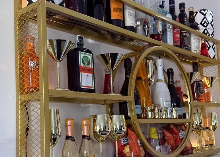 Iris Hotel Varcaturo