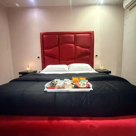 Iris Hotel