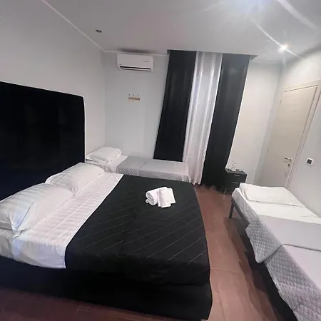 Iris Hotel 3*